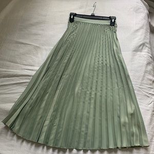 H&M Calf-length, pleated skirt